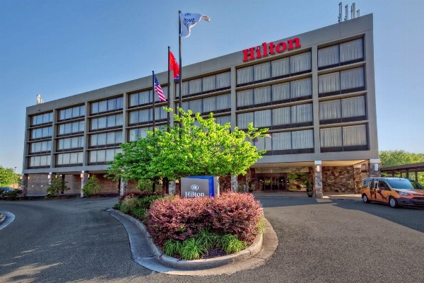 Hilton Knoxville Airport image 1