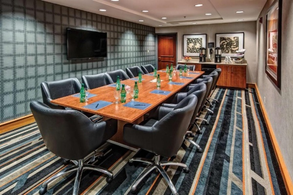 Hilton Knoxville Airport image 18